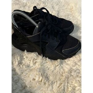 NIKE HUARACHE RUN YOUTH BLACK SNEAKERS SZ (6.5Y)  GOOD‎ CONDITION